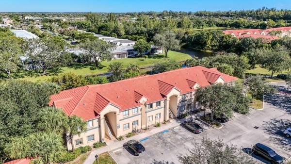 Belvedere Isles, 1165 Golden Lakes Blvd #1212, West Palm Beach, Florida 33411, image 3
