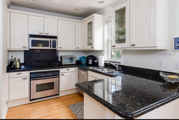 Magnolia Court, 338 Tuxedo Ln, West Palm Beach, Florida 33401, image 2