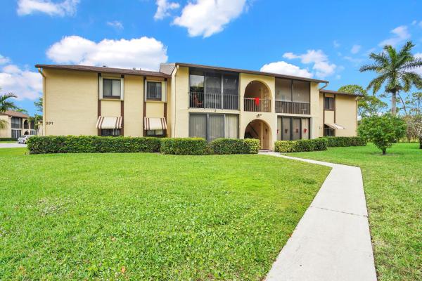 Pine Ridge South 2, 221 Pine Hov Cir #B-2, Greenacres, Florida 33463, image 2