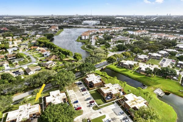 Village Of Sandalwood Lakes North, 234 Charter Way, West Palm Beach, Florida 33407, image 3