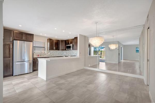Landmark Townhouses Of Boca Raton, 1251 S Federal Hwy #1020, Boca Raton, Florida 33432, image 3