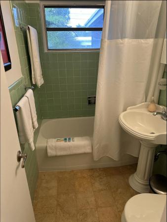 Lauderdale Isles, 2524 Gulfstream Ln, Fort Lauderdale, Florida 33312, image 1