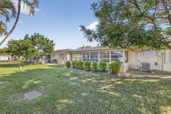 Crystal Lake Villas, 4361 NW 12th Dr, Deerfield Beach, Florida 33064, image 2