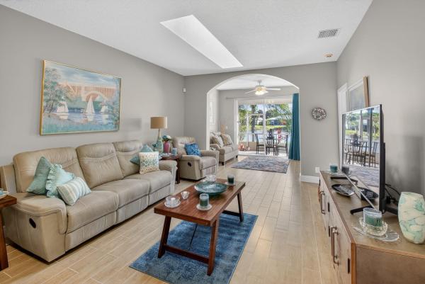 Majestic Isles, 10565 Royal Caribbean Cir #, Boynton Beach, Florida 33437, image 2