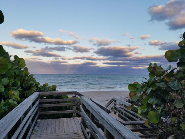 Golf Villas, 326 Brackenwood Cir, Palm Beach Gardens, Florida 33418, image 1