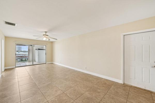 Eastwind, 370 Wilma Cir #6, Riviera Beach, Florida 33404, image 2