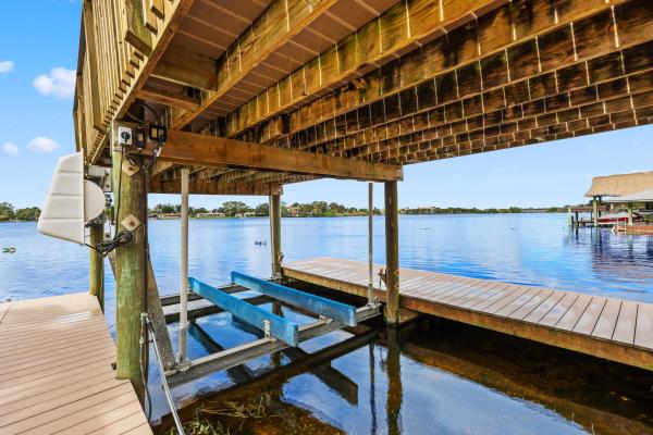 Lake Osborne Court, 2097 Circle Place Dr, Lake Worth, Florida 33462, image 3