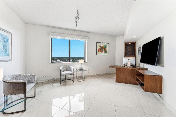The Landmark At The Gardens, 3630 Gardens Pkwy #1203C, Palm Beach Gardens, Florida 33410, image 2