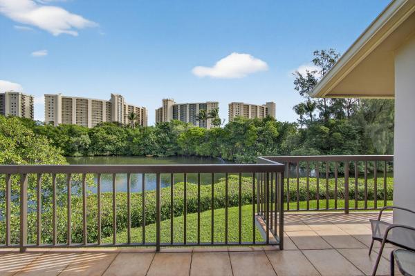 2102 Fairway Dr S, Jupiter, Florida 33477, image 1