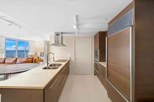 Icon Brickell Tower 2, 495 Brickell Ave #911, Miami, Florida 33131, image 1