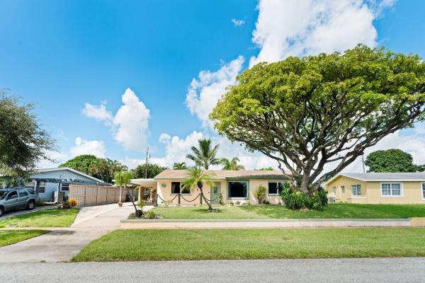 1613 Nanette Ct, Lake Worth, Florida 33461, image 1