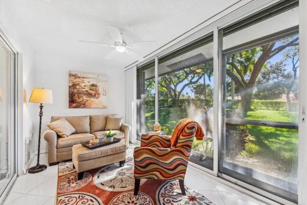 6348 Pointe Pleasant Cir, Delray Beach, Florida 33484, image 2