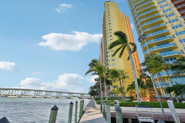 Marina Grande Club & Residences, 2640 Lake Shore Dr #1810, Riviera Beach, Florida 33404, image 3