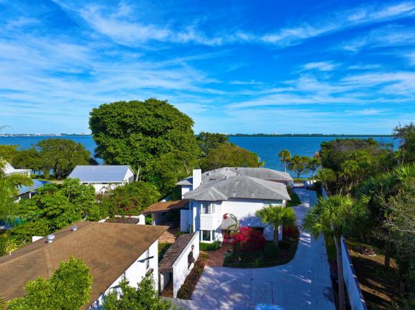 Fort Pierce Residential, 1009 S Indian River Dr, Fort Pierce, Florida 34950, image 1