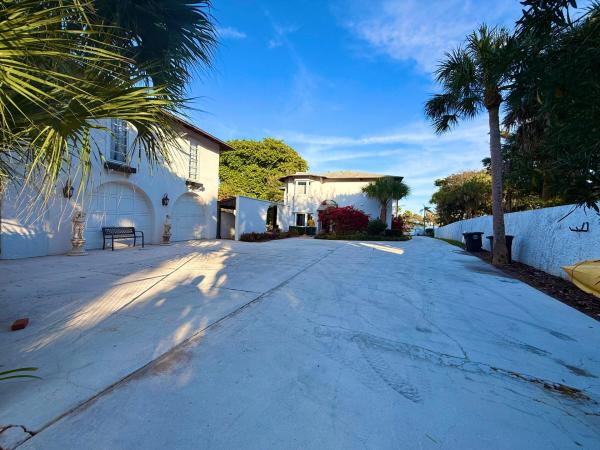 Fort Pierce Residential, 1009 S Indian River Dr, Fort Pierce, Florida 34950, image 1