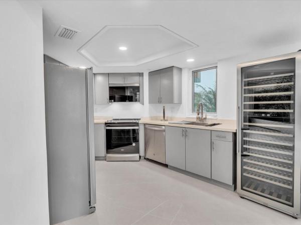 Mizner Court, 120 SE 5th Ave #225, Boca Raton, Florida 33432, image 1
