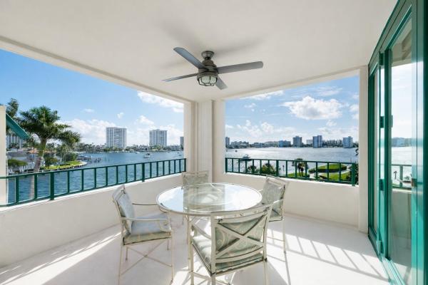 Mizner Court, 140 SE 5th Ave #PH-50, Boca Raton, Florida 33432, image 2