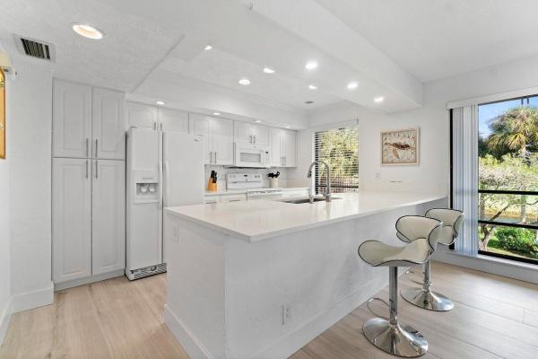 Golf Villas, 655 Brackenwood Cv, Palm Beach Gardens, Florida 33418, image 1