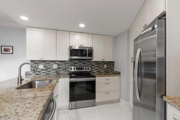Banyan Lake, 8408 Trent Ct #C, Boca Raton, Florida 33433, image 2