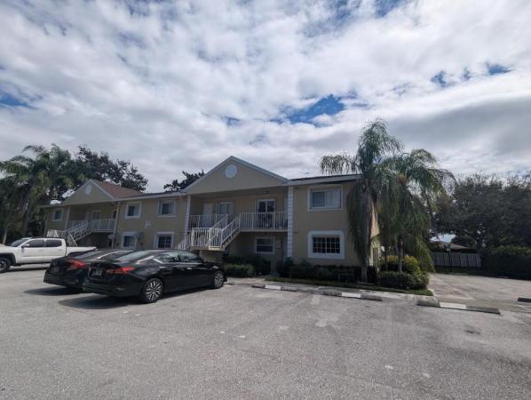 104 Palm Beach Trace Dr, Royal Palm Beach, Florida 33411, image 2