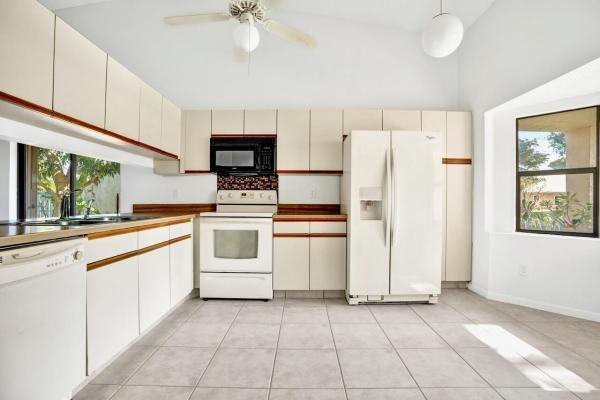 Boynton Lakes North, 32 Buxton Ln, Boynton Beach, Florida 33426, image 1