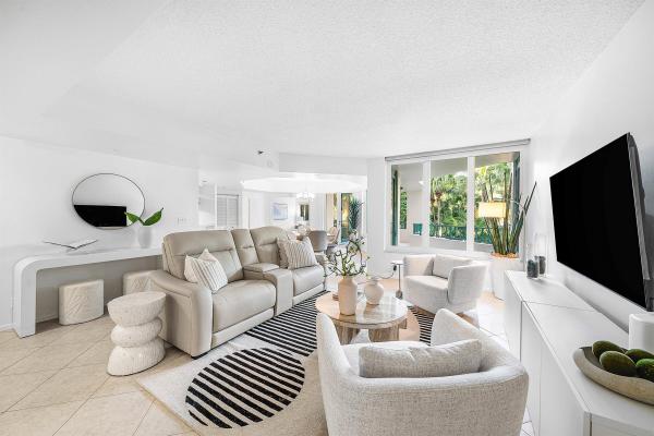 Mizner Court, 100 SE 5th Ave #210, Boca Raton, Florida 33432, image 1