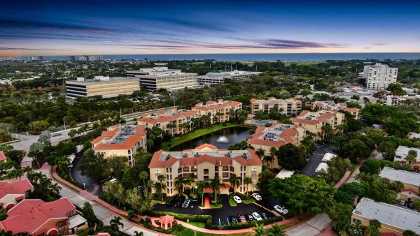 Uno Lago, 300 Uno Lago Dr #405, Juno Beach, Florida 33408, image 2