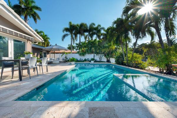 Edgewater Estates, 2301 NE 15th Ter, Wilton Manors, Florida 33305, image 1