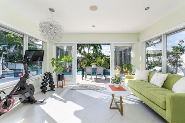 Edgewater Estates, 2301 NE 15th Ter, Wilton Manors, Florida 33305, image 3