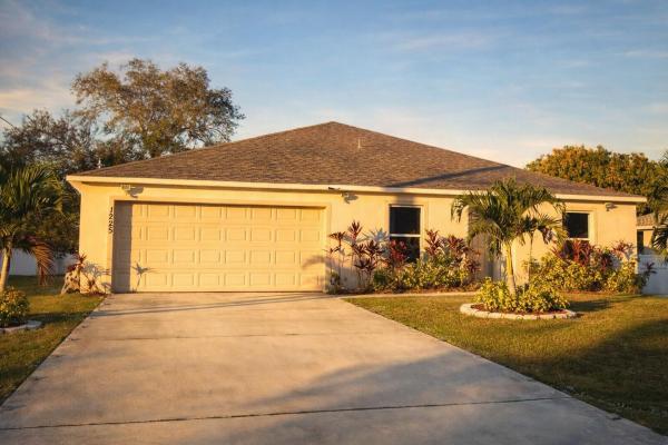 Hidden Oaks, 1225 SW Babcock Ave, Port St. Lucie, Florida 34953, image 1