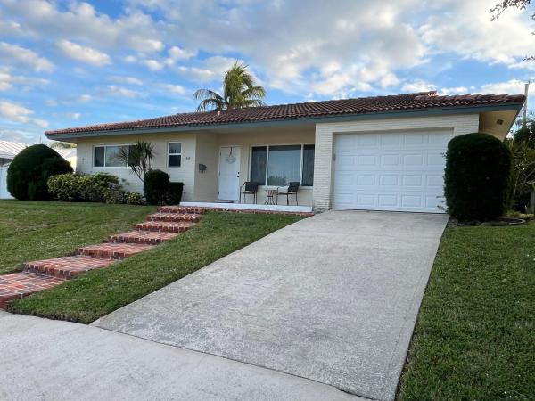 Boca Raton Square, 1260 SW 8th St, Boca Raton, Florida 33486, image 1