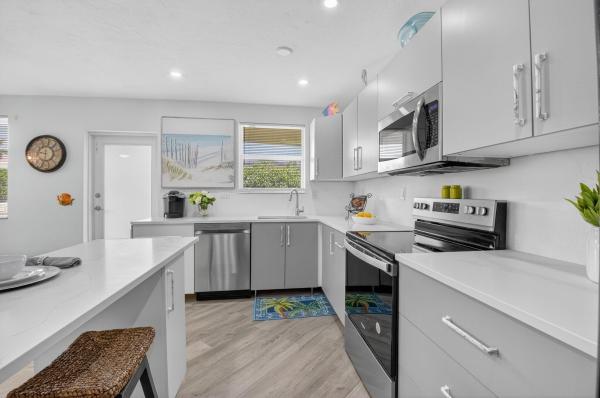 Osceola Arms, 930 Osceola Dr #8, Boca Raton, Florida 33432, image 1