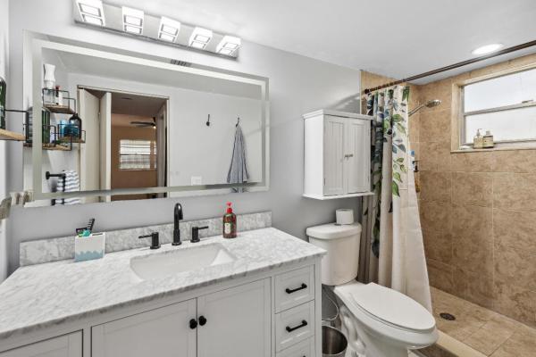 Royal Point Manor East, 3075 E Gardens East Dr #32, Palm Beach Gardens, Florida 33410, image 2