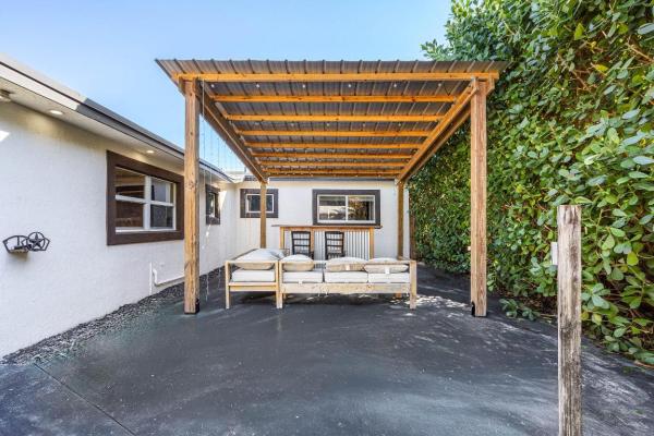 Laurel Hills, 1009 NW 8th St, Boynton Beach, Florida 33426, image 1