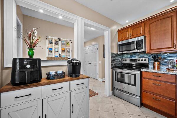 Golden Lakes Village, 158 Lake Anne Dr, West Palm Beach, Florida 33411, image 2