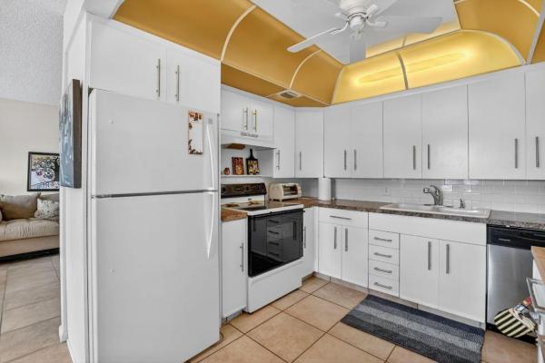 4008 Hythe A, Boca Raton, Florida 33434, image 2