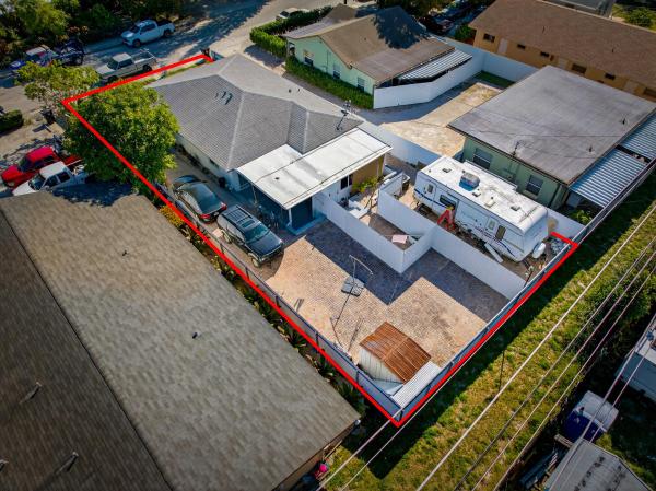 623 S Pine St, Lake Worth, Florida 33460, image 1