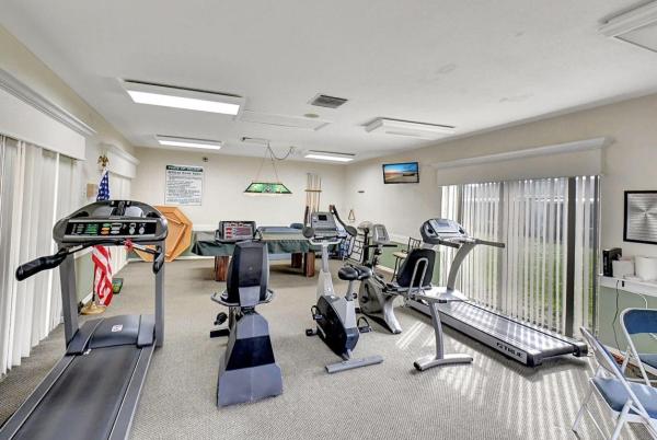 The Pines Of Delray, 1131 Boxwood Dr, Delray Beach, Florida 33445, image 2