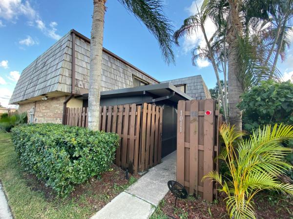 Springdale, 1011 Springdale Cir, Palm Springs, Florida 33461, image 2