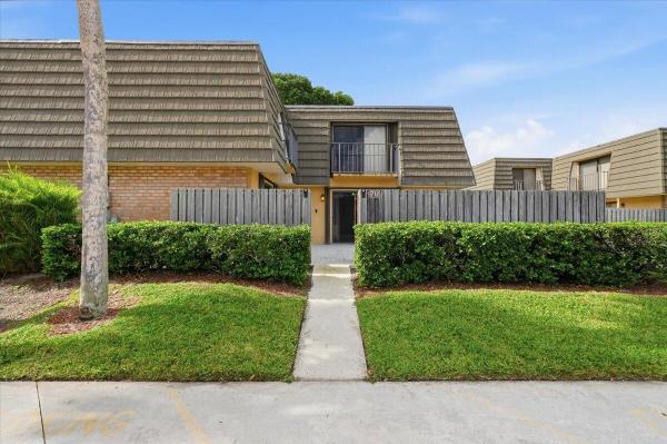 Village Of Sandalwood Lakes, 712 7th Way, West Palm Beach, Florida 33407, image 1