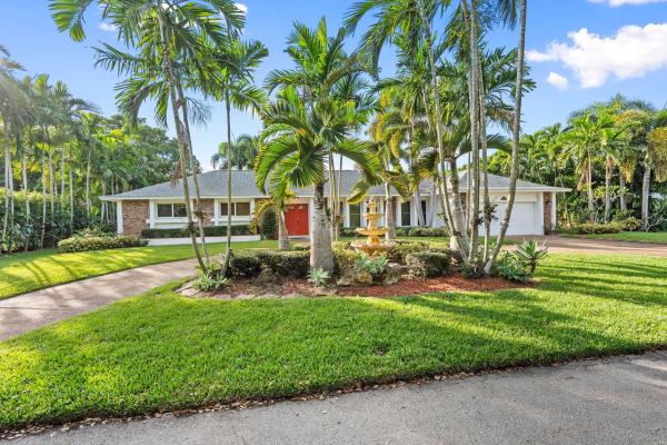 Albert Lakes Garden, 8 Bell Ln, Palm Springs, Florida 33406, image 1