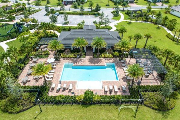 Ancient Tree, 11533 Jeannine St, Palm Beach Gardens, Florida 33412, image 2