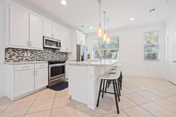 Kingdom Villas, 222 S Federal Hwy #3, Lake Worth Beach, Florida 33460, image 1