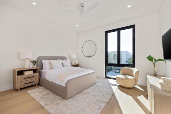 La Hacienda Delray, 725 N Lake Ave N #, Delray Beach, Florida 33483, image 1