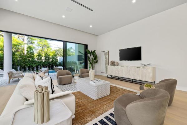 La Hacienda Delray, 725 N Lake Ave N #, Delray Beach, Florida 33483, image 1