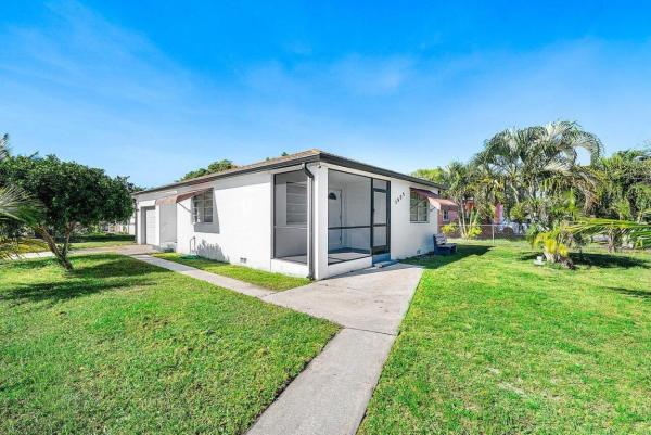 3527 Kirk Rd, Lake Worth, Florida 33461, image 2