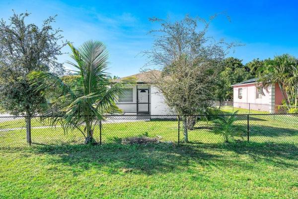 3527 Kirk Rd, Lake Worth, Florida 33461, image 1