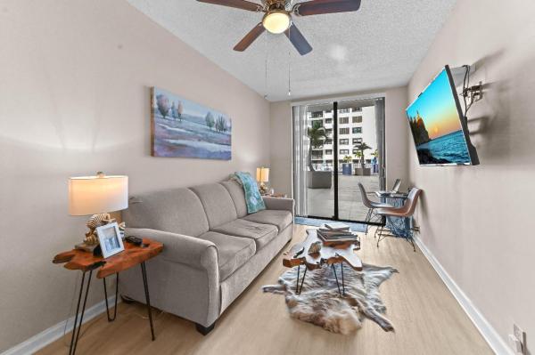 Admirality, 1200 Marine Way #D2, North Palm Beach, Florida 33408, image 1