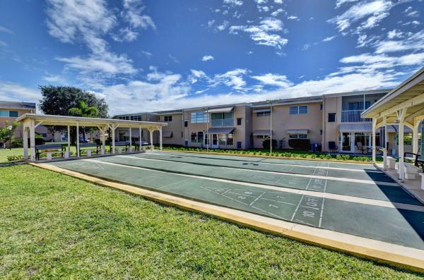 Village Royale Evergreen, 2615 NE 1st Ct #201, Boynton Beach, Florida 33435, image 1