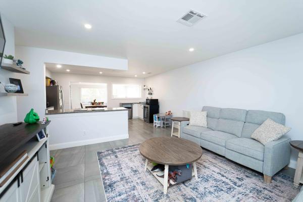 Riverview, 477 SE Asbury Ln, Port St. Lucie, Florida 34983, image 2